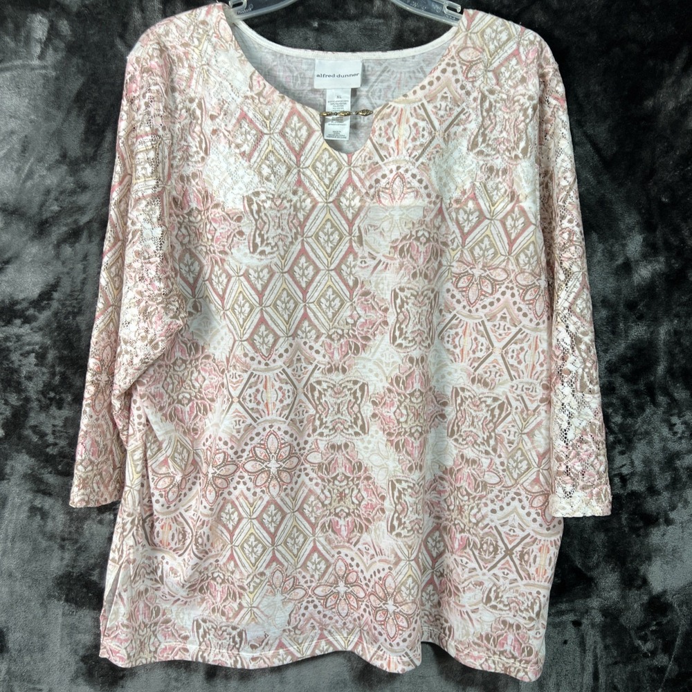 Alfred Dunner Women's XL Stretch Knit Top Pink Geometric 3/4 Sleeve Necklace